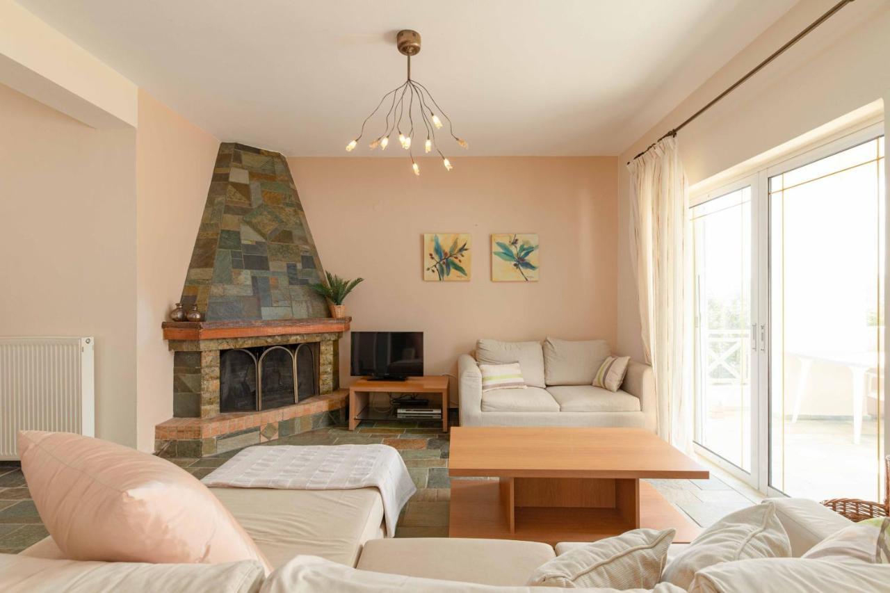Villa Melenia For Family Holidays By The Beach อาเยีย เปลาเยีย ภายนอก รูปภาพ