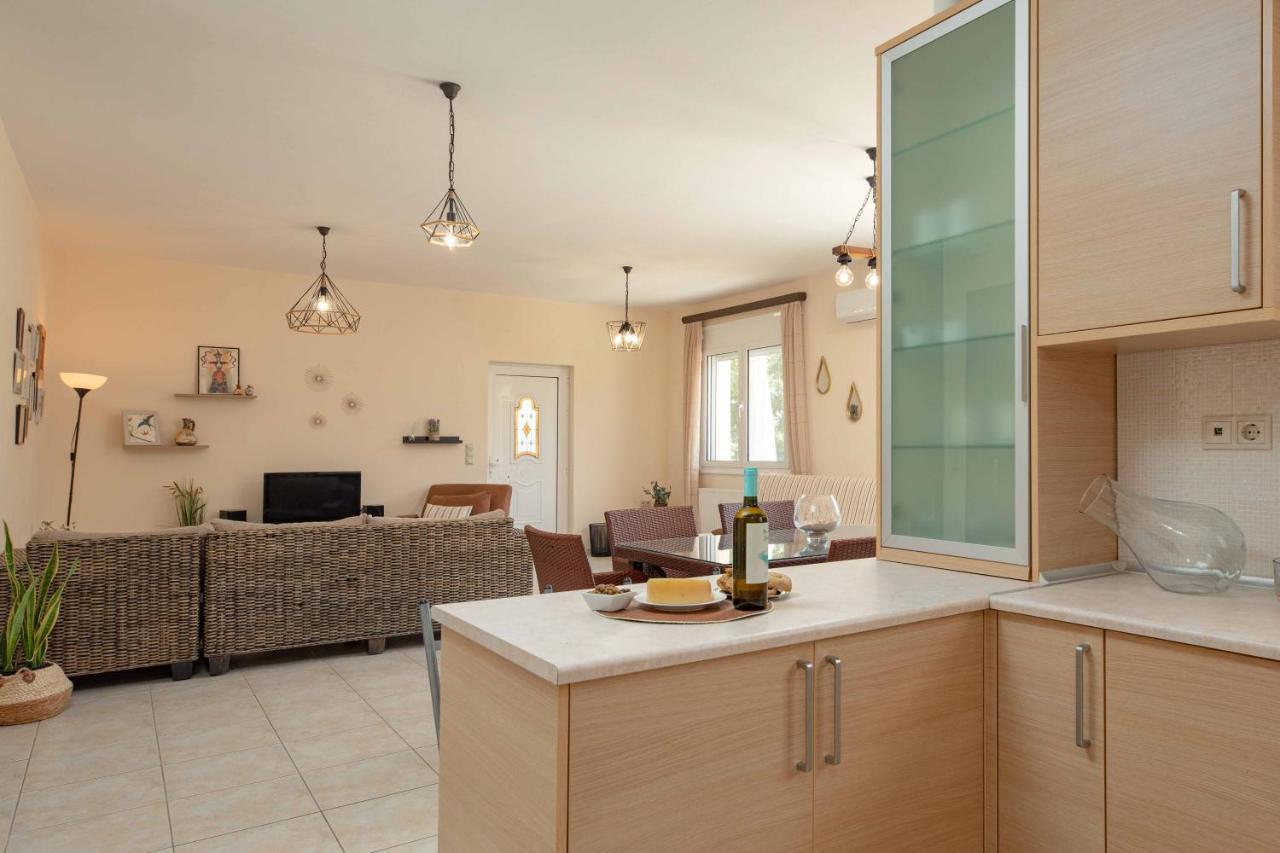 Villa Melenia For Family Holidays By The Beach อาเยีย เปลาเยีย ภายนอก รูปภาพ